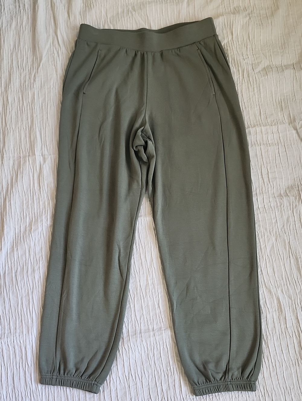 NWT Lou & Grey by Loft Signature Soft Olive Pull On Jogger Pants sz M